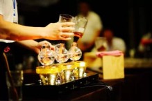 转载：香港福标国际精品咖啡学院院长丘学鑫：举办世界虹吸壶大赛 培养更多优秀的咖啡师